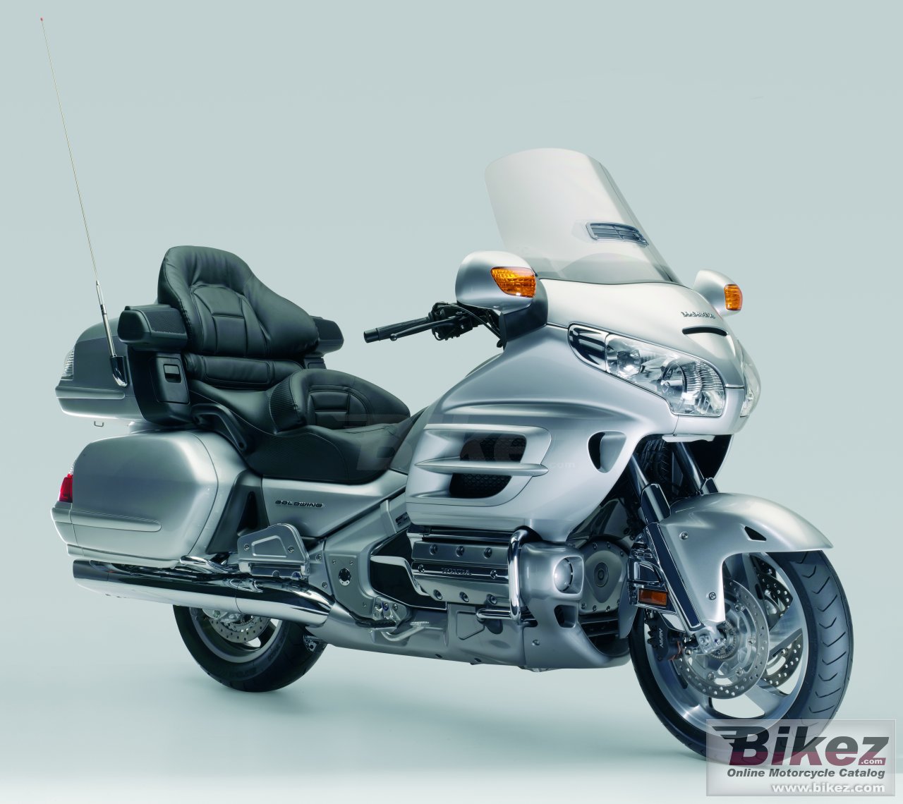 Big Honda gold wing airbag picture and wallpaper from Bikez.com